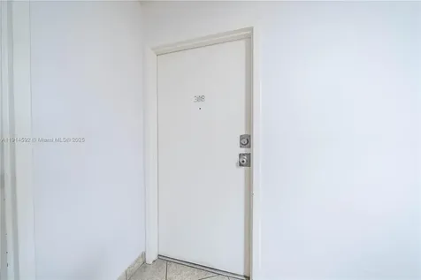 2600 Collins Avenue Miami Beach FL 33140