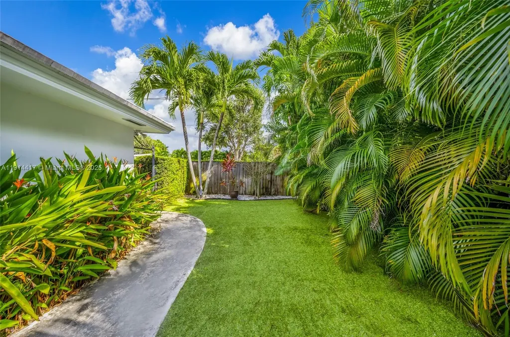 2132 NE 63rd Court Fort Lauderdale FL 33308