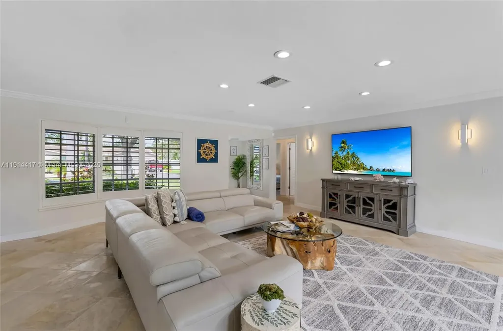 2132 NE 63rd Court Fort Lauderdale FL 33308