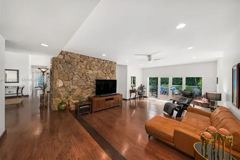 10645 SW 89th Court Miami FL 33176