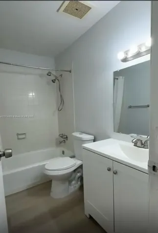 17901 NW 68 Avenue Hialeah FL 33015