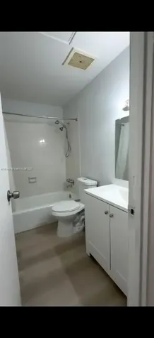 17901 NW 68 Avenue Hialeah FL 33015