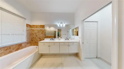 1946 Harbor View Circle Weston FL 33327