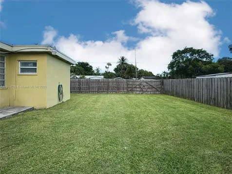 610 NW 17th Street Homestead FL 33030