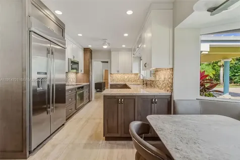8001 SW 66th Terrace Miami FL 33143