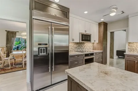 8001 SW 66th Terrace Miami FL 33143