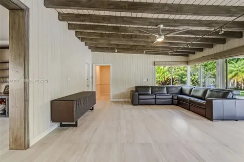 8001 SW 66th Terrace Miami FL 33143