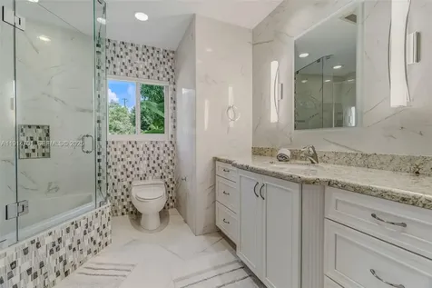 8001 SW 66th Terrace Miami FL 33143