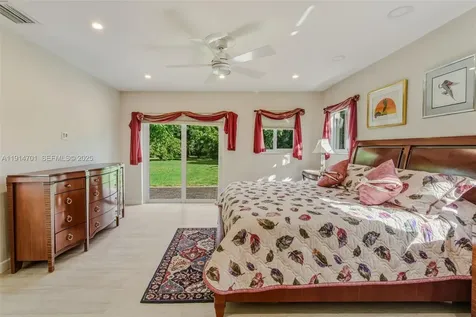 8001 SW 66th Terrace Miami FL 33143