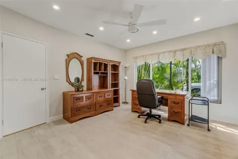 8001 SW 66th Terrace Miami FL 33143