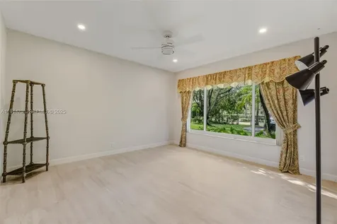 8001 SW 66th Terrace Miami FL 33143