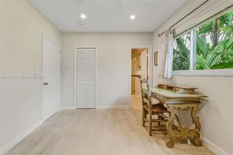 8001 SW 66th Terrace Miami FL 33143