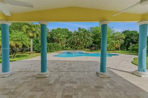 8001 SW 66th Terrace Miami FL 33143
