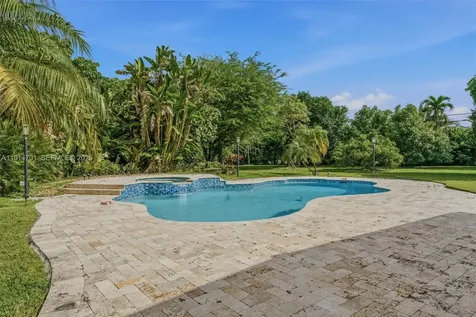 8001 SW 66th Terrace Miami FL 33143