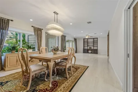 8001 SW 66th Terrace Miami FL 33143