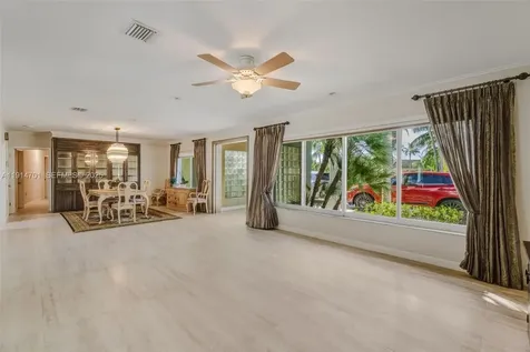 8001 SW 66th Terrace Miami FL 33143