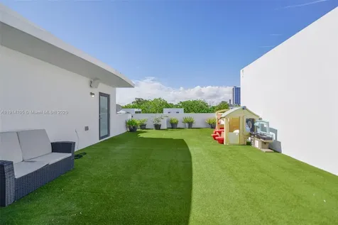 3318 Day Avenue Miami FL 33133