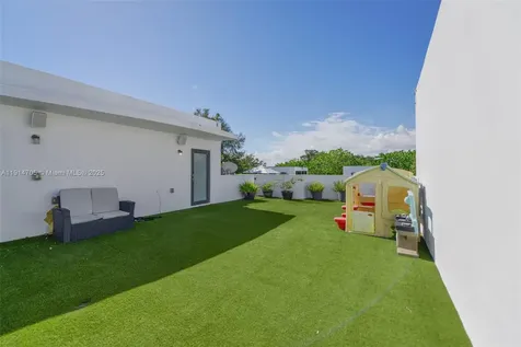 3318 Day Avenue Miami FL 33133