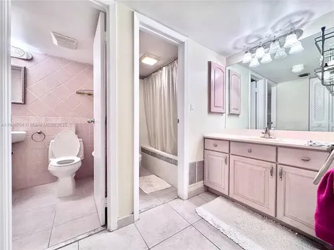3475 N Country Club Drive Aventura FL 33180