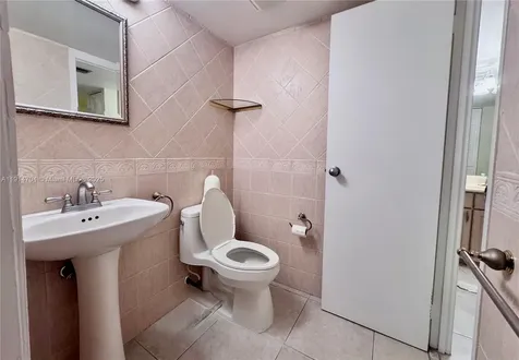 3475 N Country Club Drive Aventura FL 33180