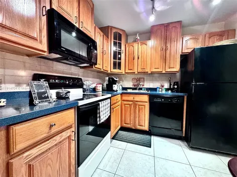 3475 N Country Club Drive Aventura FL 33180