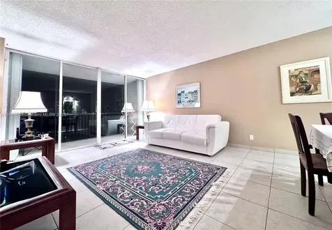 3475 N Country Club Drive Aventura FL 33180