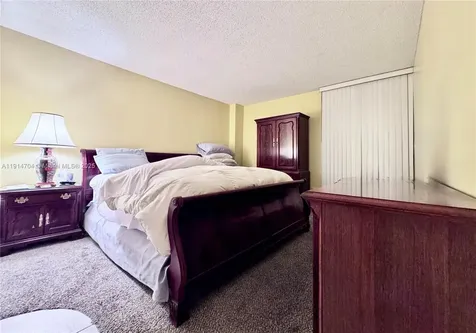 3475 N Country Club Drive Aventura FL 33180