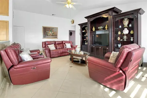20270 NW 4th Street Pembroke Pines FL 33029