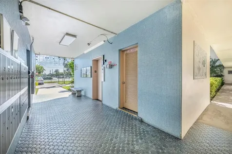 17000 NE 14th Avenue North Miami Beach FL 33162