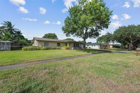 1561 SW 72nd Avenue Plantation FL 33317