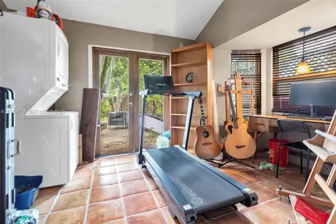 480 NE 110th Street Miami FL 33161