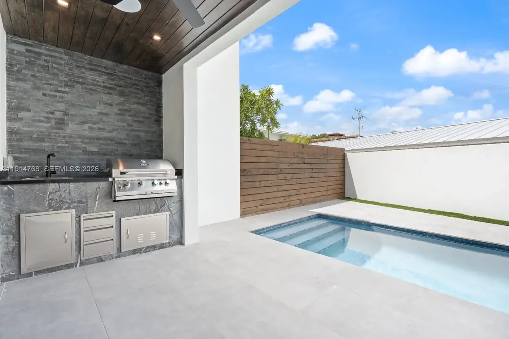 205 NE 17th Avenue Fort Lauderdale FL 33301