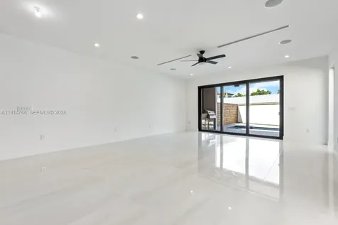 205 NE 17th Avenue Fort Lauderdale FL 33301