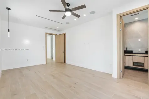 205 NE 17th Avenue Fort Lauderdale FL 33301