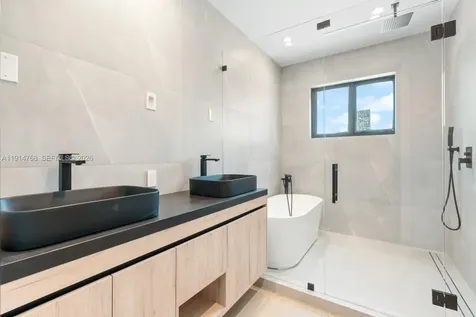 205 NE 17th Avenue Fort Lauderdale FL 33301