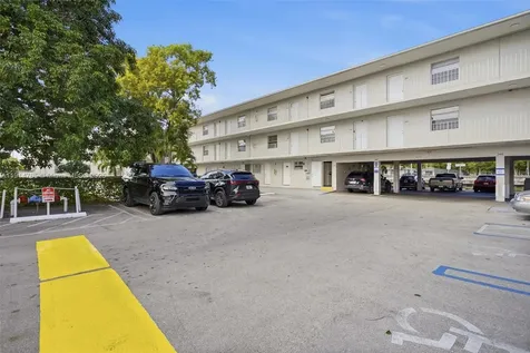 2405 NW 135th Street Opa-Locka FL 33167