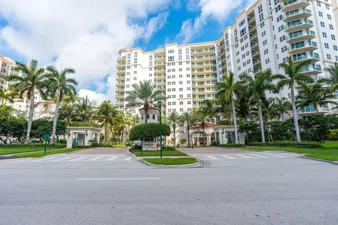19900 E Country Club Drive Aventura FL 33180