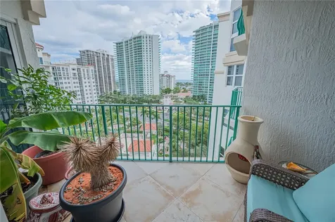 19900 E Country Club Drive Aventura FL 33180