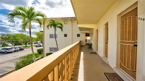 16790 NE 14th Avenue Miami FL 33162