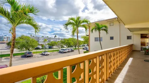 16790 NE 14th Avenue Miami FL 33162