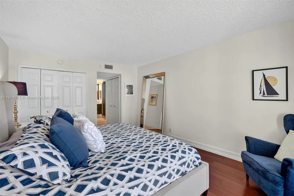 3611 Oaks Clubhouse Drive Pompano Beach FL 33069