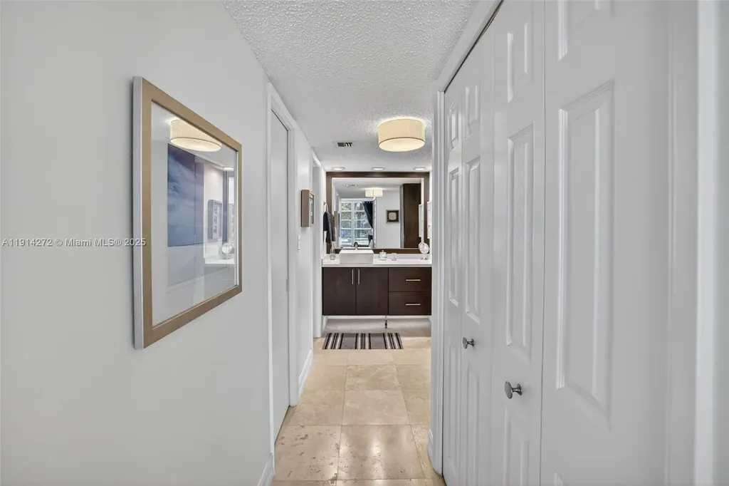 3611 Oaks Clubhouse Drive Pompano Beach FL 33069