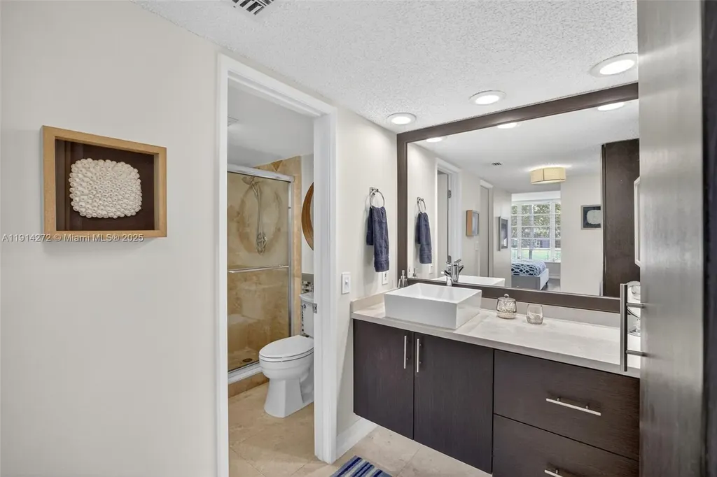3611 Oaks Clubhouse Drive Pompano Beach FL 33069