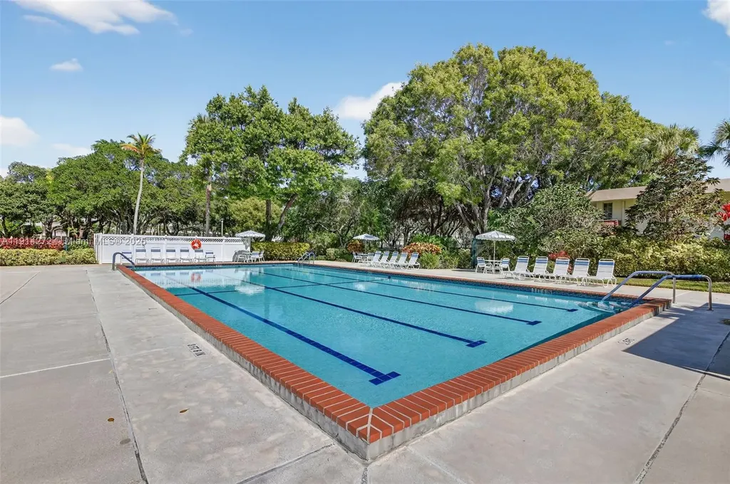 3611 Oaks Clubhouse Drive Pompano Beach FL 33069