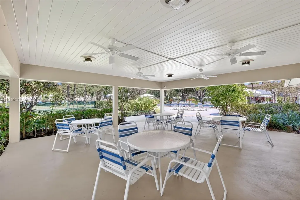 3611 Oaks Clubhouse Drive Pompano Beach FL 33069