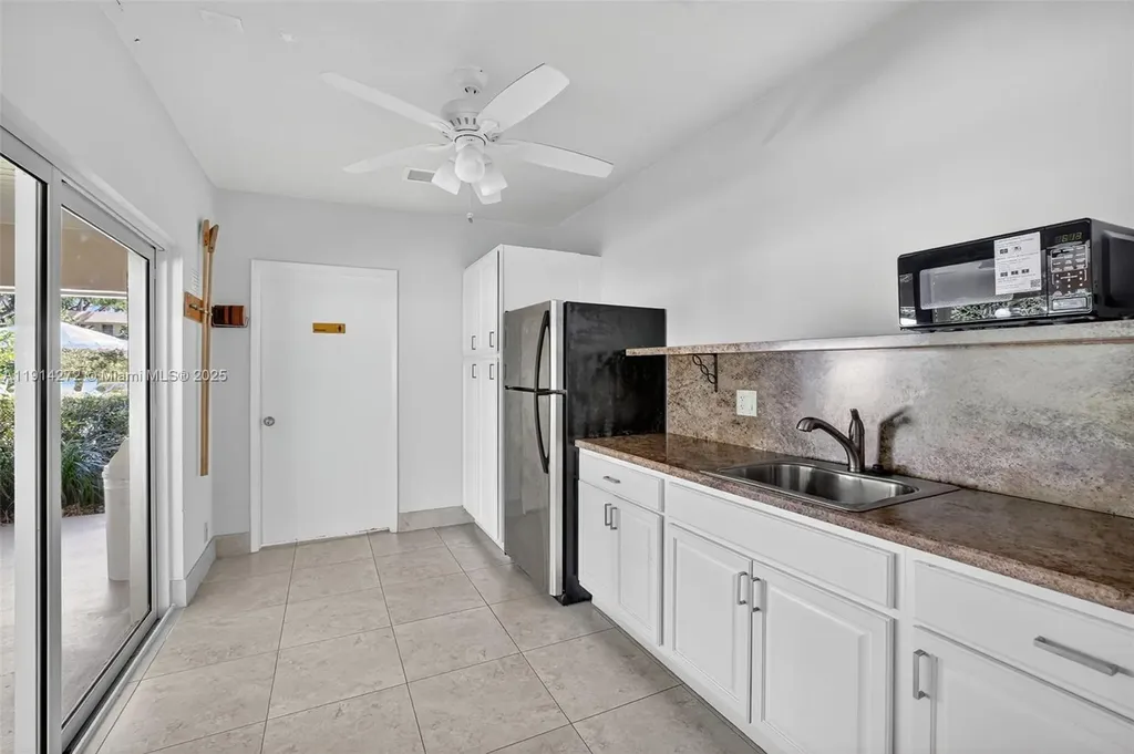 3611 Oaks Clubhouse Drive Pompano Beach FL 33069