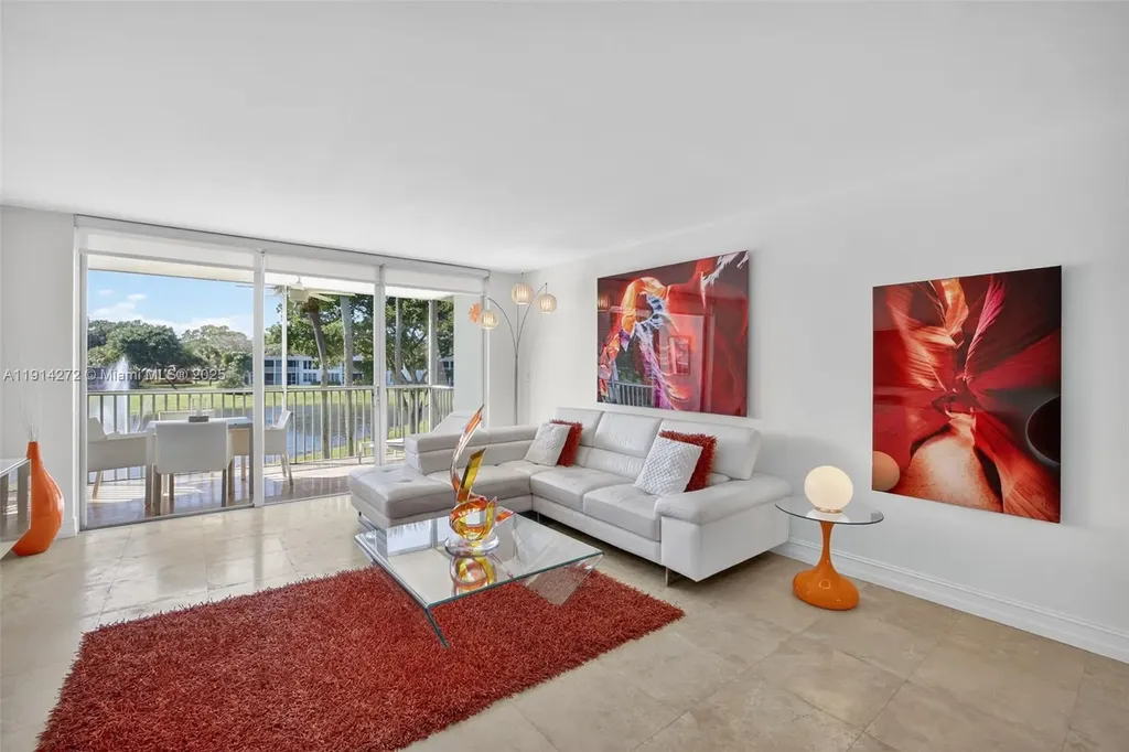 3611 Oaks Clubhouse Drive Pompano Beach FL 33069