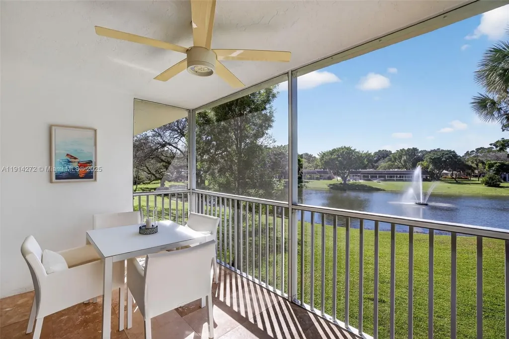 3611 Oaks Clubhouse Drive Pompano Beach FL 33069
