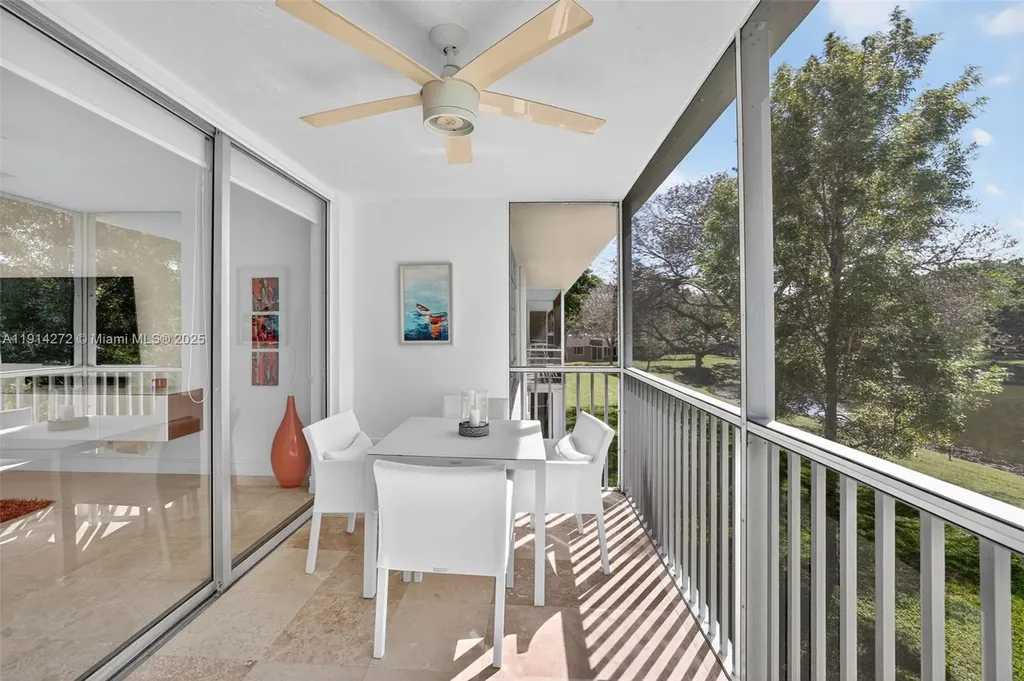 3611 Oaks Clubhouse Drive Pompano Beach FL 33069