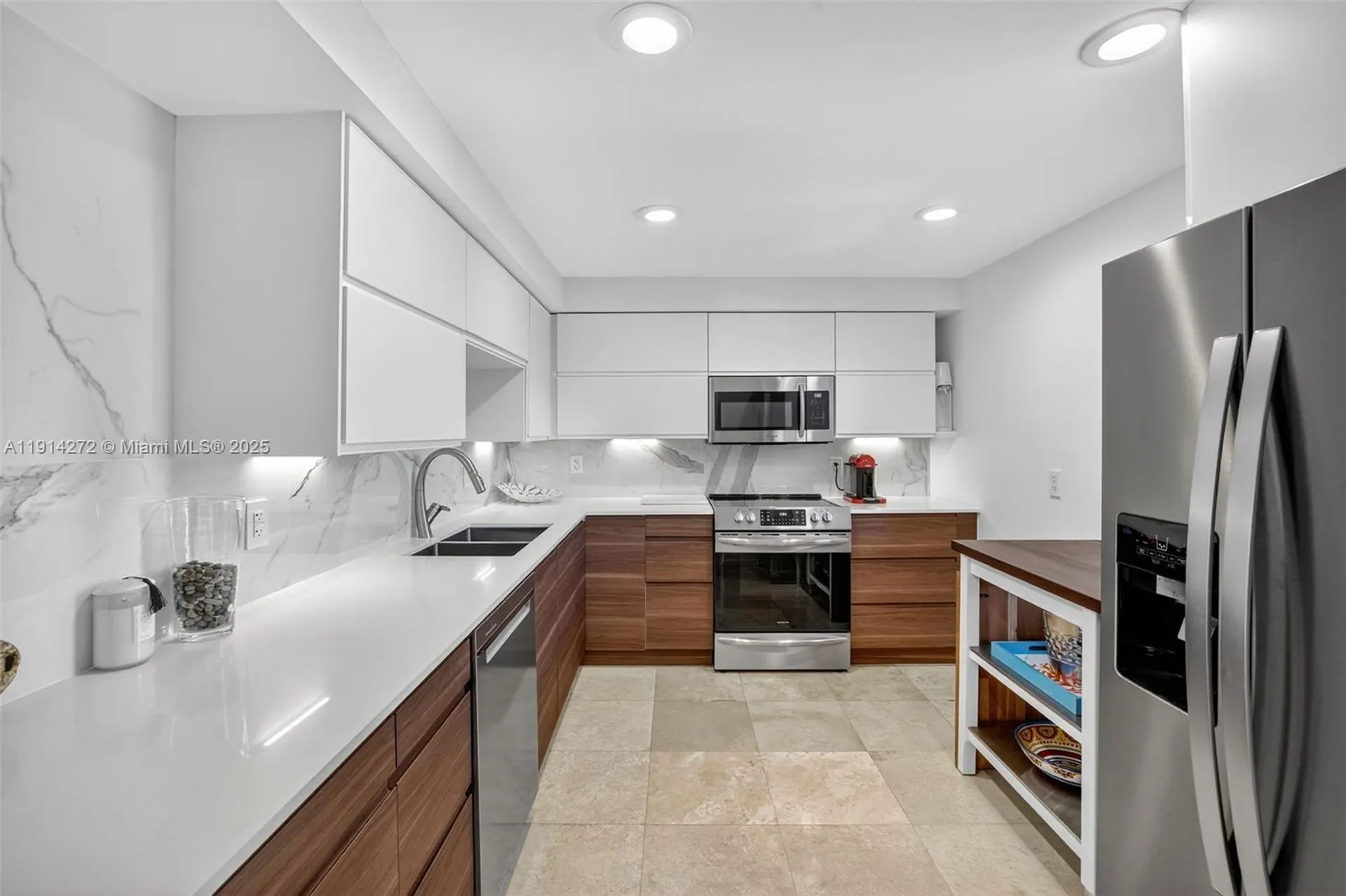 3611 Oaks Clubhouse Drive Pompano Beach FL 33069